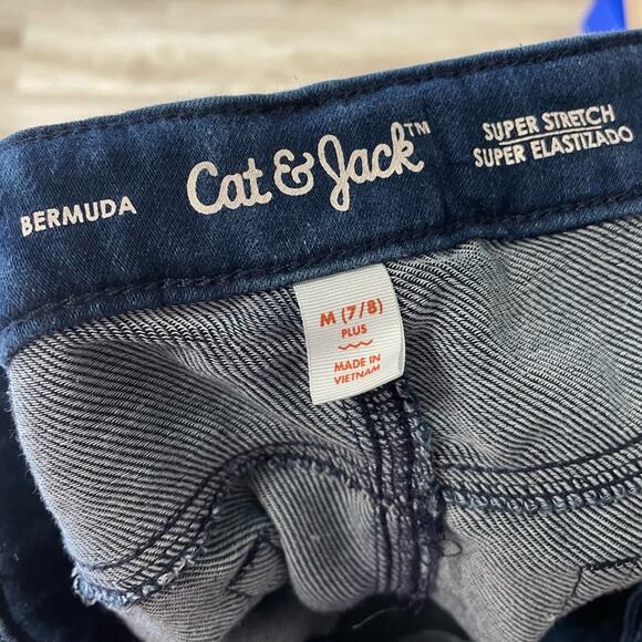 Cat & Jack Women's Medium Wash Denim Super Stretch Bermuda Shorts sz M 7/8 Plus - Picture 3 of 3